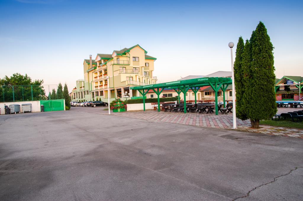 Hotel President Arad Zewnętrze zdjęcie